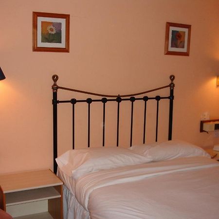 The Four Alls Inn Market Drayton Camera foto